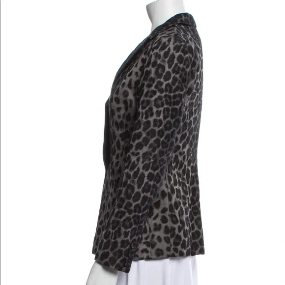 Dior bar jacket in leopard grey canvas - Picture 3 of 7